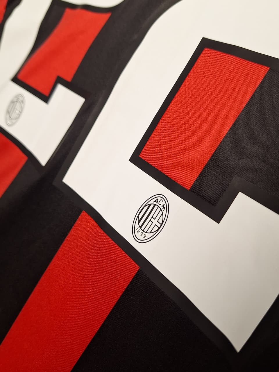 CAMISETA A.C. MILAN RETRO 2009
